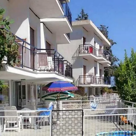 Ξενοδοχείο με διαμερίσματα La Carruba