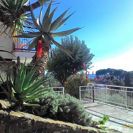 Ξενοδοχείο με διαμερίσματα La Carruba 3*