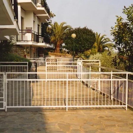 La Carruba Aparthotel 3*