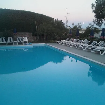 La Carruba Aparthotel 3*