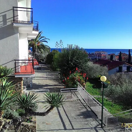 Aparthotel La Carruba