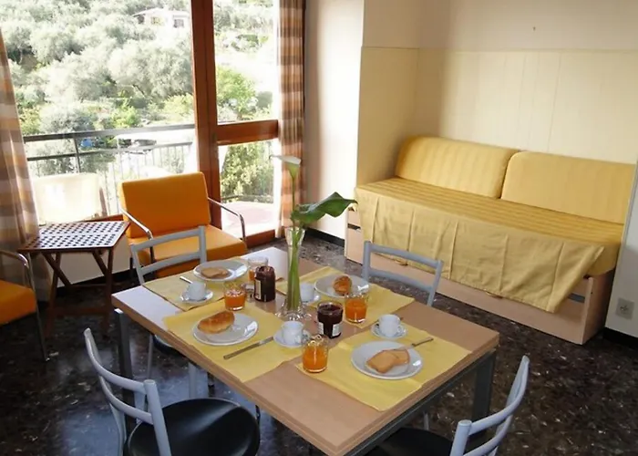 拉卡鲁巴公寓式酒店 3* 迪亚诺马里纳