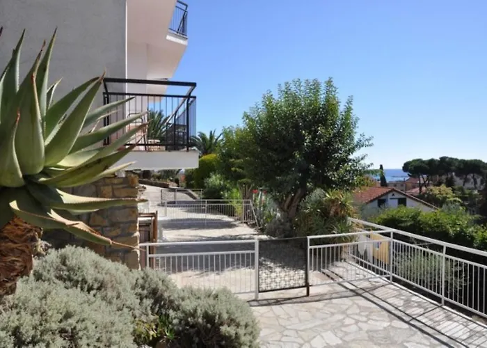 拉卡鲁巴公寓式酒店 3*